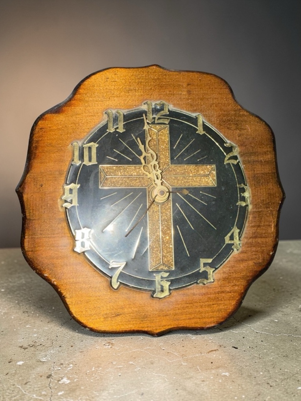 Vintage Wooden Wall Clock w/ Cross Design Gold and Black Religious Quartz Clock - Picture 6 of 7